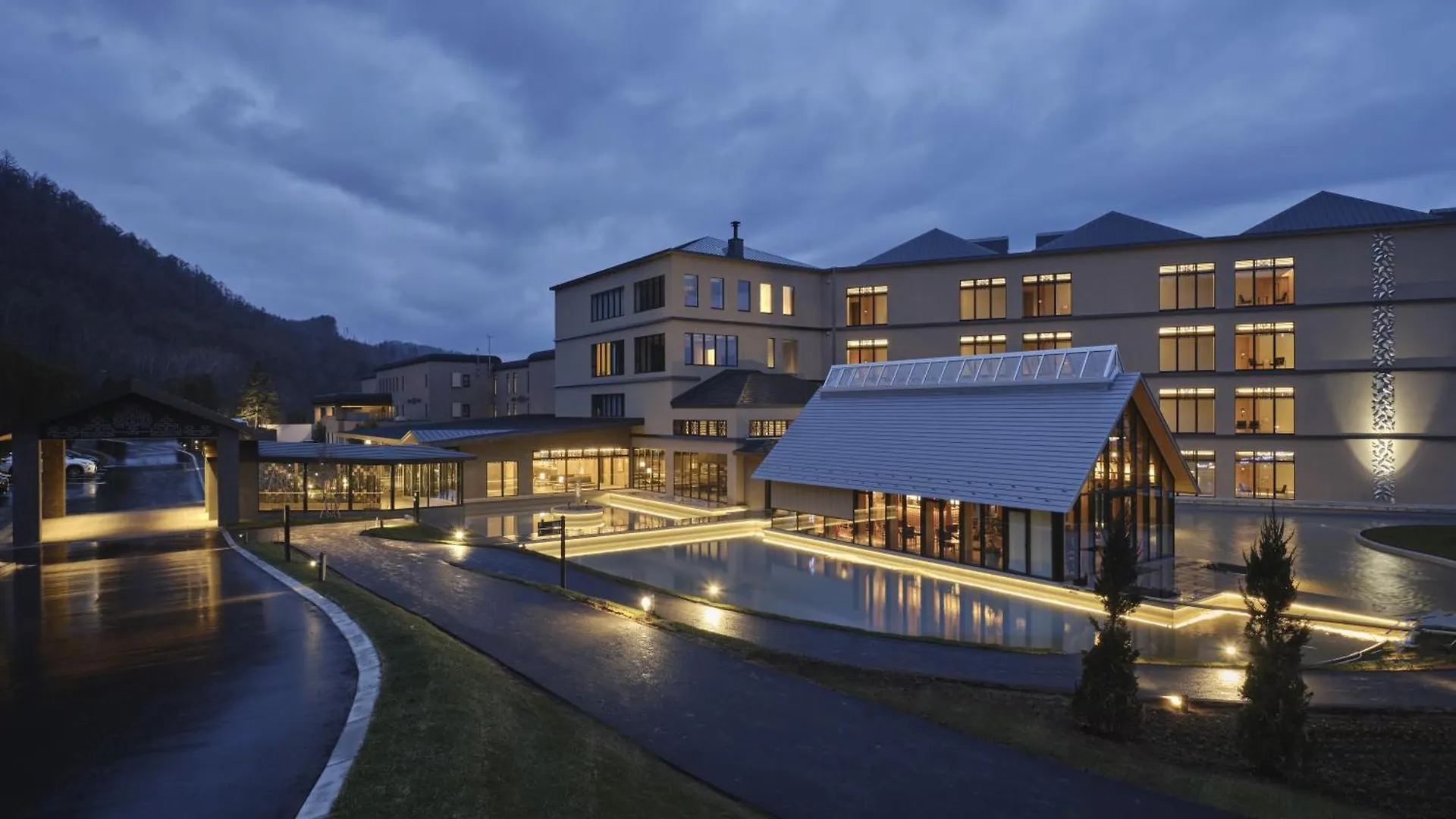 Toyako Lake Toya Tsuruga Resort Hikarinouta ריוקן